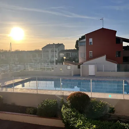 Apartment St Cyprien En Avec Piscine